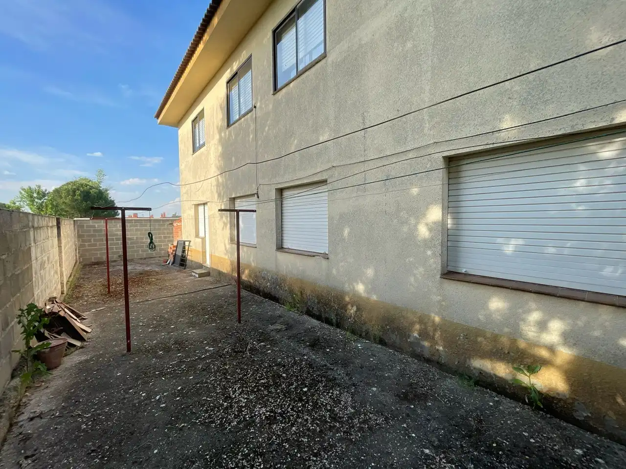 Vista exterior de Pis en venda en Valoria la Buena amb Calefacció, Terrassa i Moblat