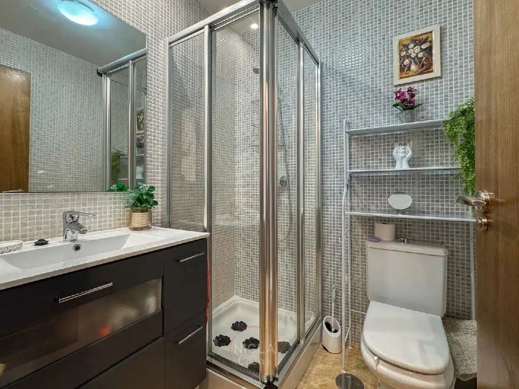 Bathroom of Apartments for rent in Las Salinas
