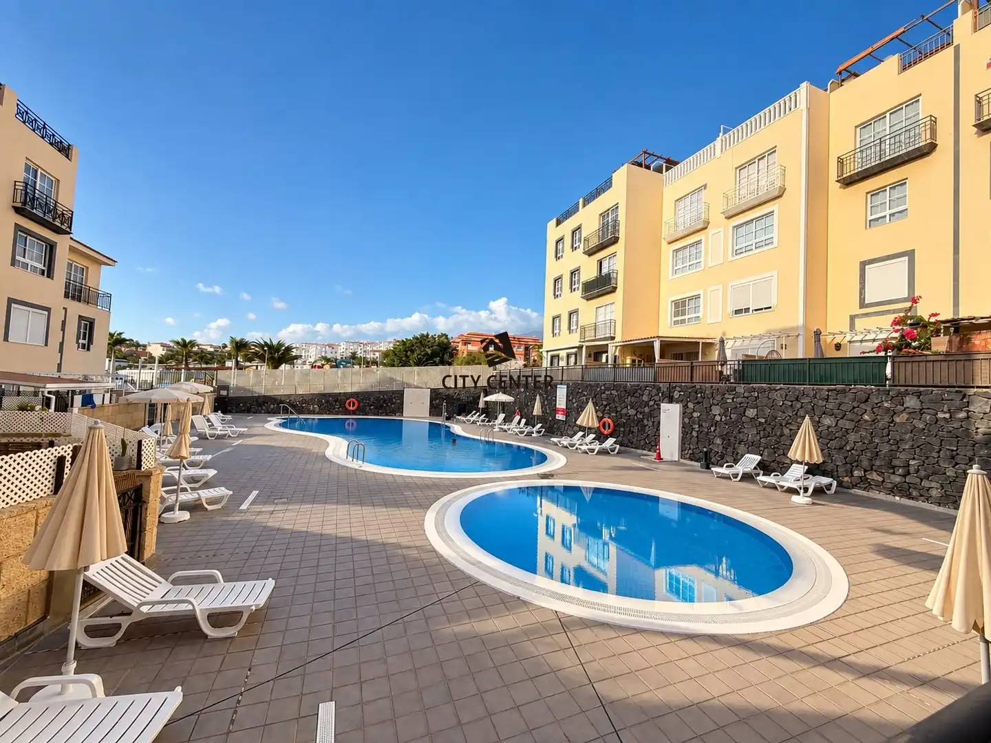 Triplex avec piscine à vendre à Calle la Tosca 25