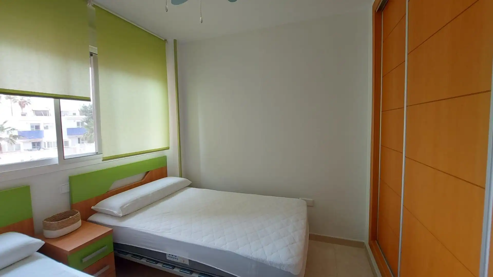 Habitación de Piso de alquiler en El Ejido con Aire acondicionado, Amueblado y Piscina comunitaria