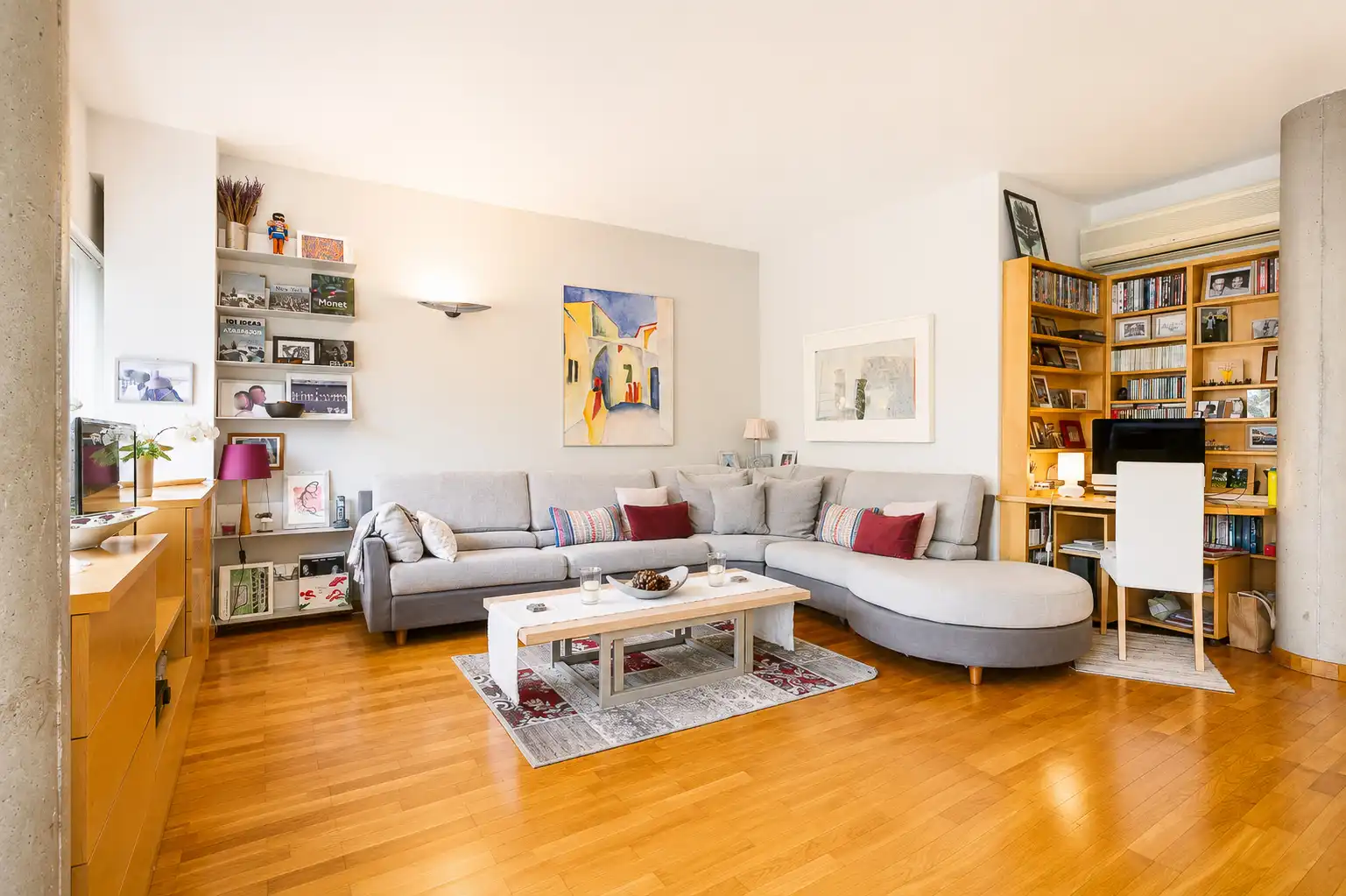 Sala d'estar de Pis en venda en Barcelona amb Aire condicionat, Calefacció i Parquet