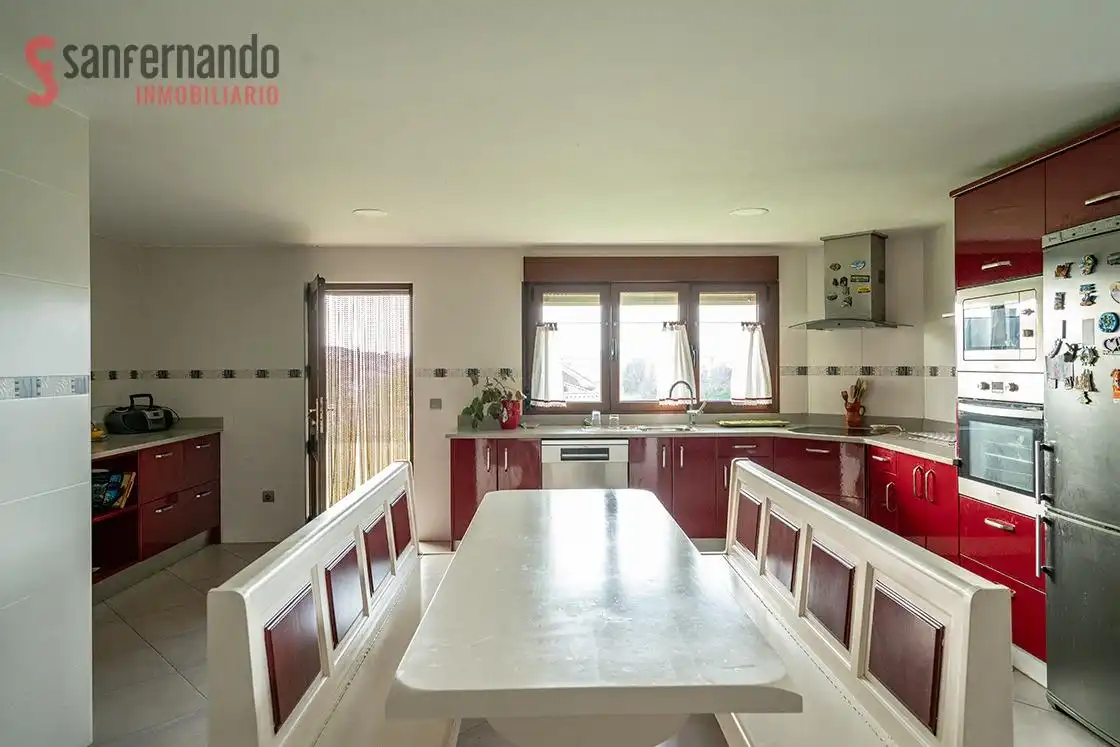 Chalet con terraza en venta en Calle de la Arnia, imagen 5