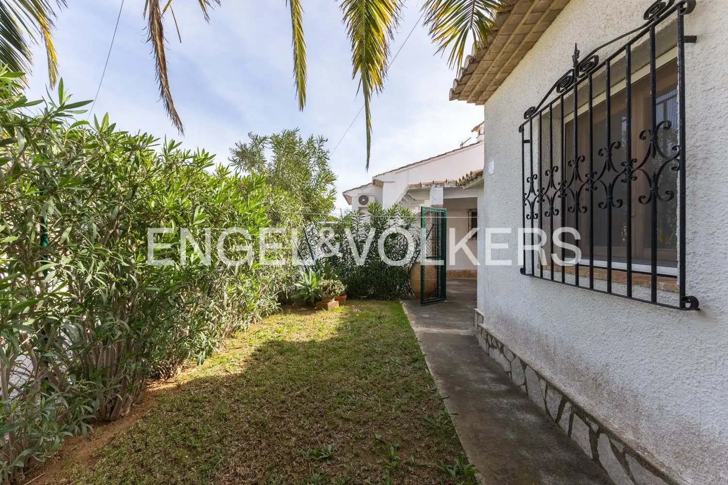Houses for sale in Las Rotas / Les Rotes