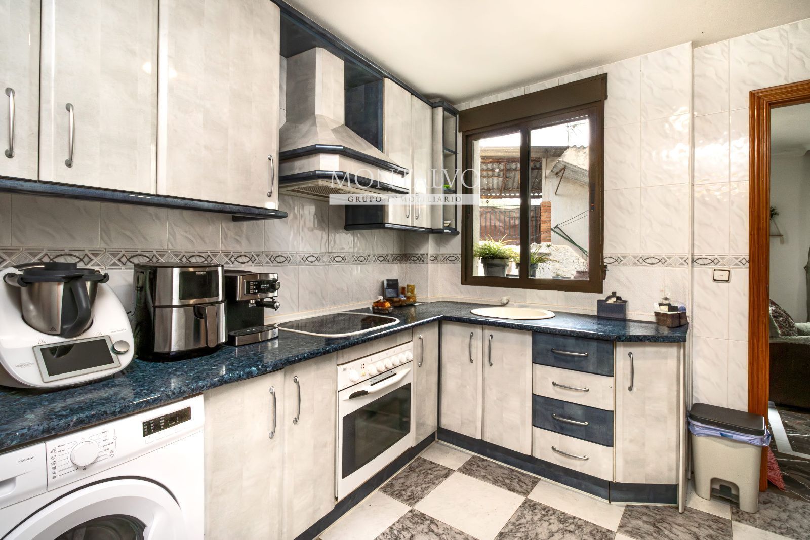 Kitchen of House or chalet for sale in Monachil  with Heating and Terrace