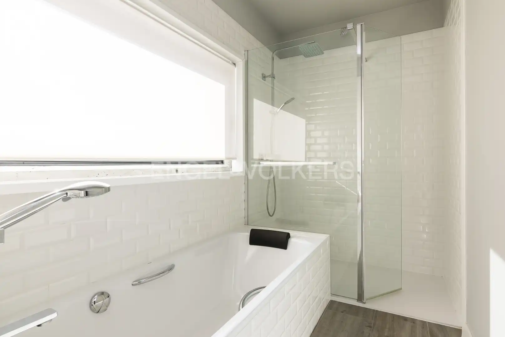 Bathroom of Houses for sale in Pozuelo de Alarcón  with Air Conditioner, Heating and Private garden