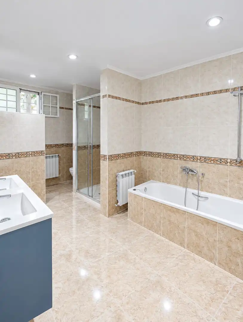 Bathroom of Flat for rent in Parque Boadilla