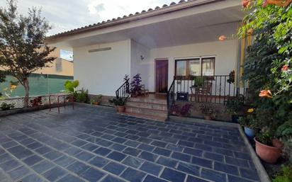 Vista exterior de Casa o xalet en venda en Caldes de Malavella amb Aire condicionat i Terrassa