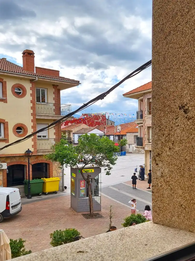 Vista exterior de Casa adosada de alquiler en Guadalix de la Sierra con Calefacción, Trastero y Horno