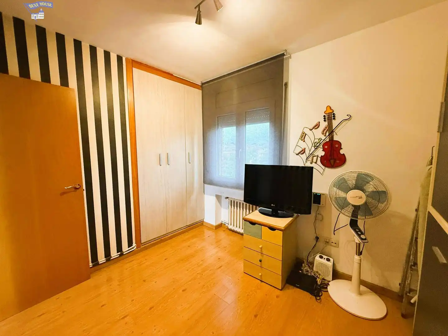 Habitación de Casa o chalet en venta en Barberà del Vallès con Calefacción, Jardín privado y Parquet