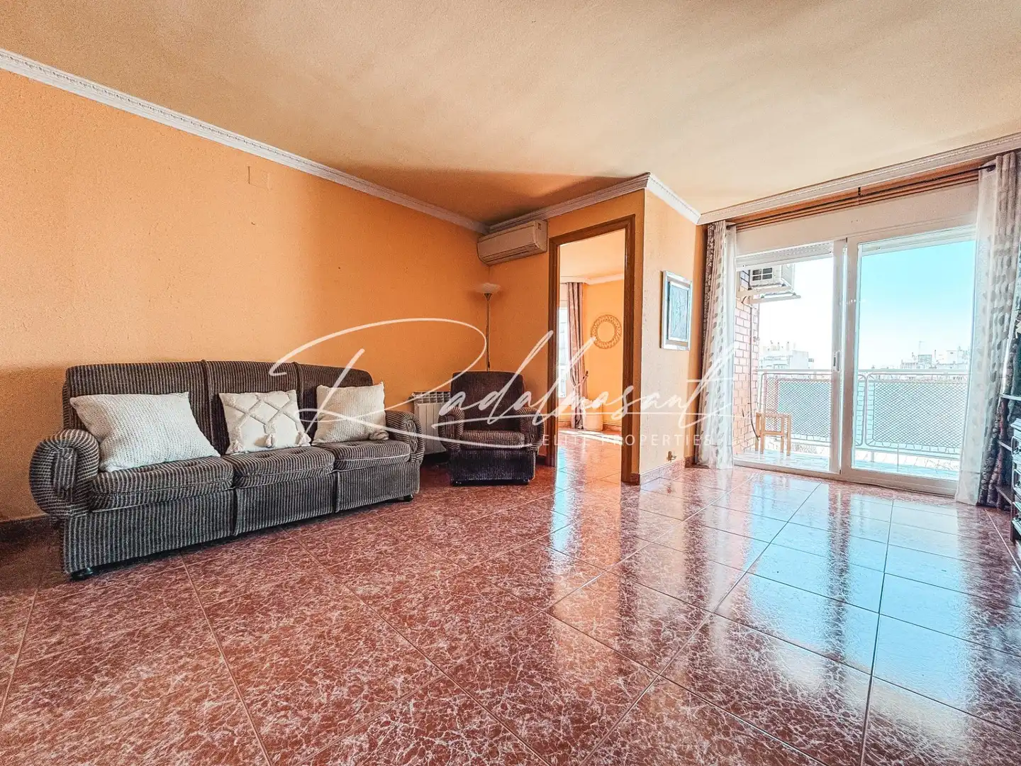 Sala d'estar de Pis en venda en Reus amb Aire condicionat, Terrassa i Moblat