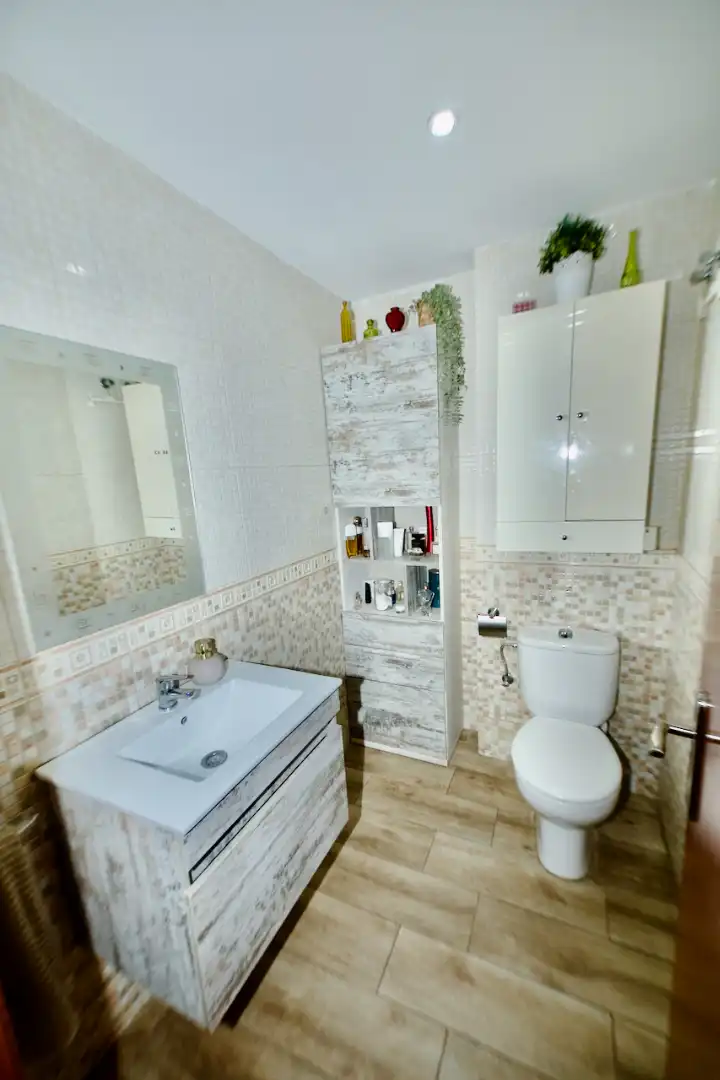 Baño de Planta baja en venta en Terrassa con Aire acondicionado, Calefacción y Parquet