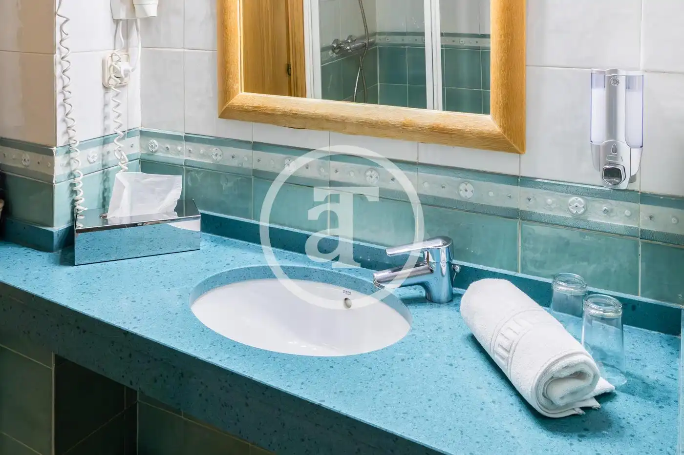 Baño de Piso de alquiler en Madrid con Aire acondicionado, Calefacción y Amueblado