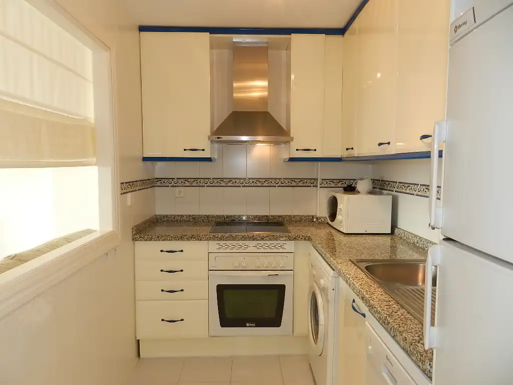 Cuina de Apartament en venda en Manilva amb Aire condicionat, Calefacció i Terrassa
