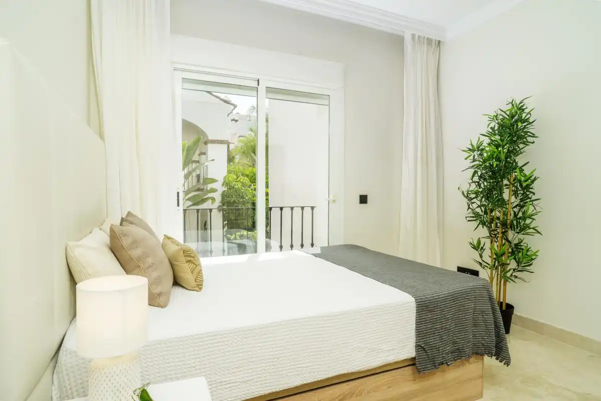 Bedroom of Flat for sale in Marbella  with Air Conditioner, Heating and Private garden