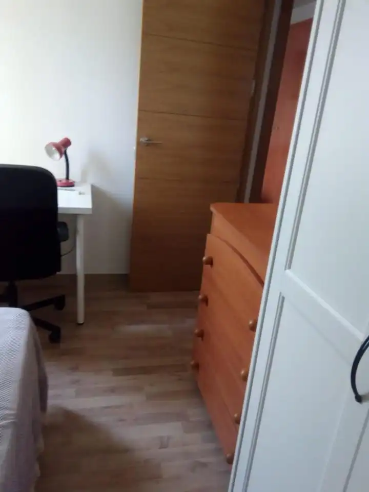 Bedroom of Flat for rent in Sevilla  with Air Conditioner and Furnished