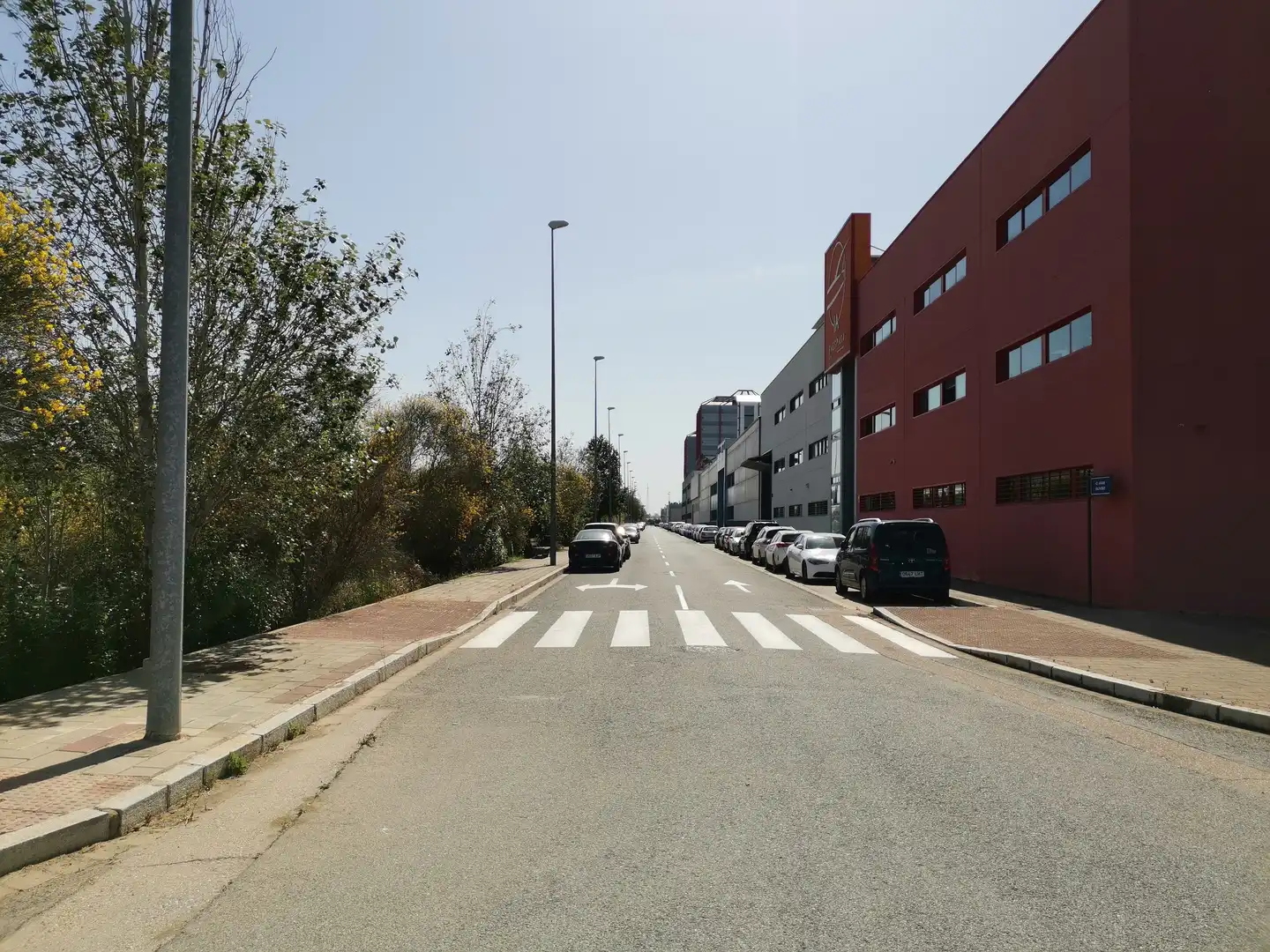 Vista exterior de Nave industrial en venta en La Rinconada