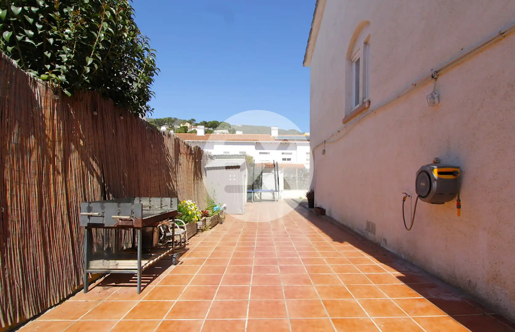 Terrasse von Einfamilien-Reihenhaus zum Verkauf in Castelldefels mit Klimaanlage, Heizung und Privatgarten