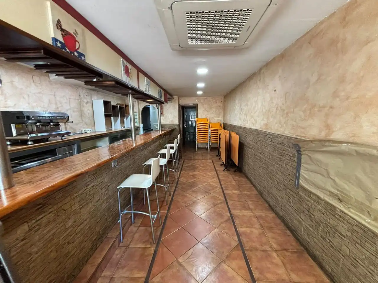 Commercial properties for sale in Granada  with Air Conditioner