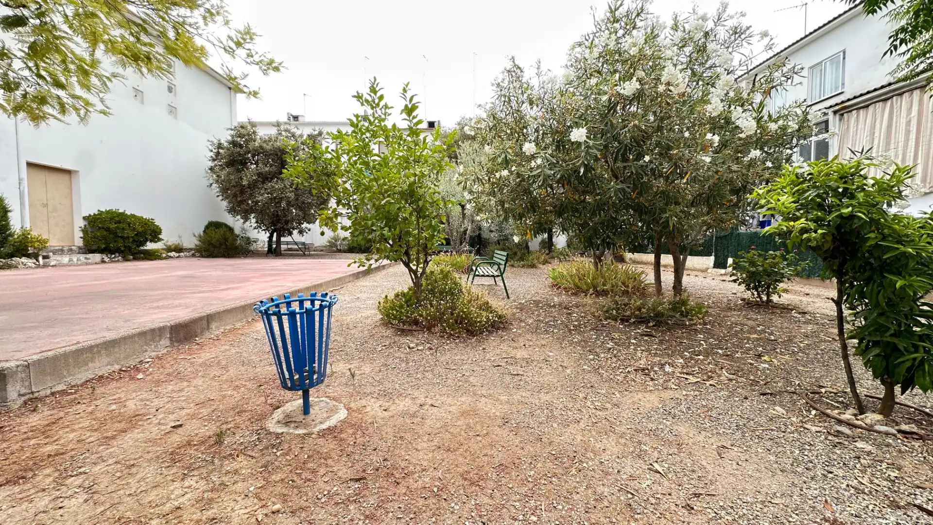 Jardín de Piso en venta en Olesa de Montserrat con Calefacción, Terraza y Horno