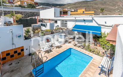 Vista exterior de Casa o xalet en venda en Candelaria amb Aire condicionat, Terrassa i Piscina