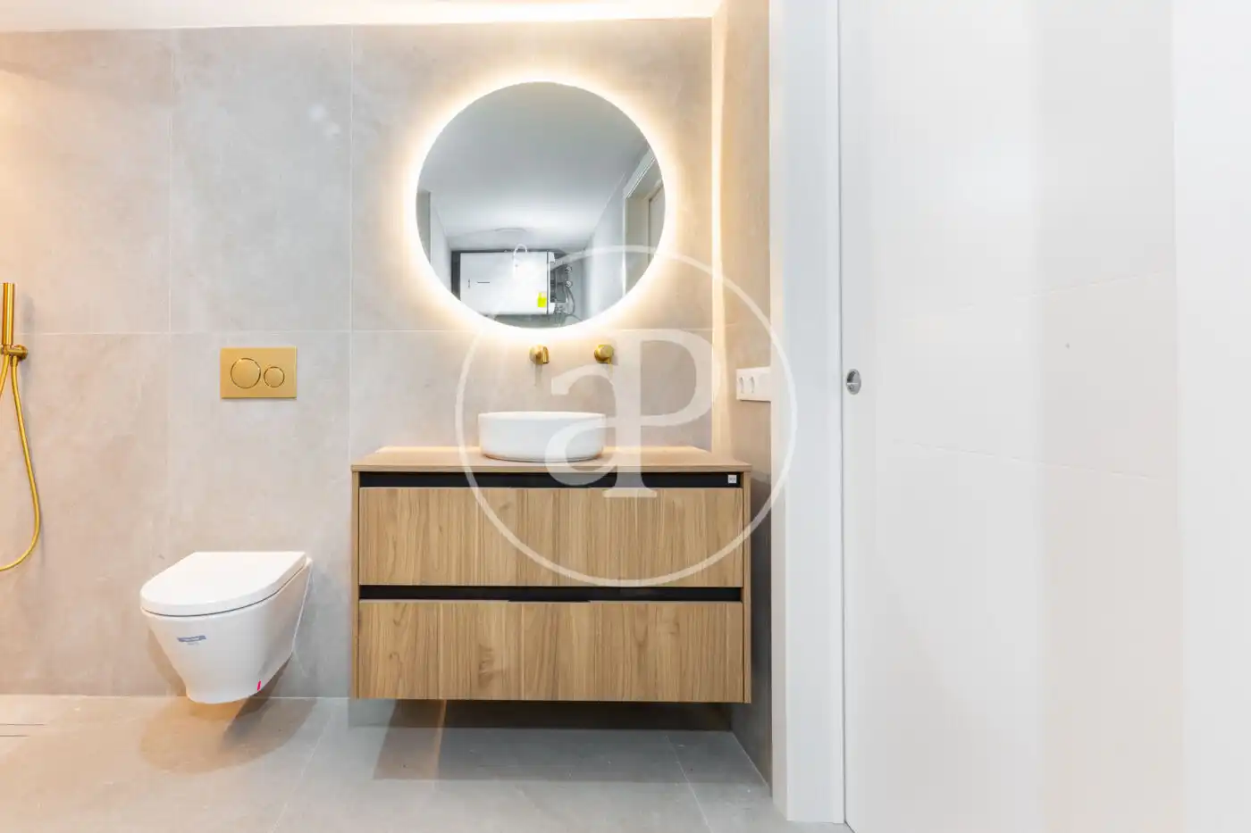 Baño de Piso en venta en Valencia con Aire acondicionado, Calefacción y Trastero