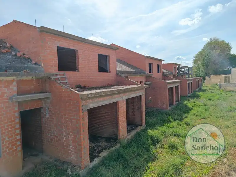 Vista exterior de Casa adosada en venda en Castronuevo de Esgueva