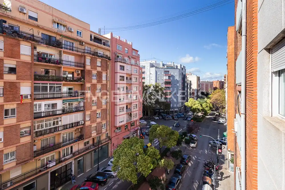 Vista exterior de Pis de lloguer en Valencia amb Calefacció, Parquet i Terrassa