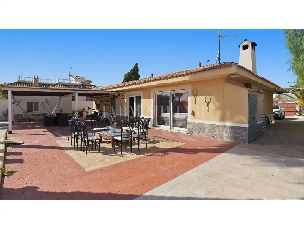 Exterior view of Houses for sale in La Huerta  
