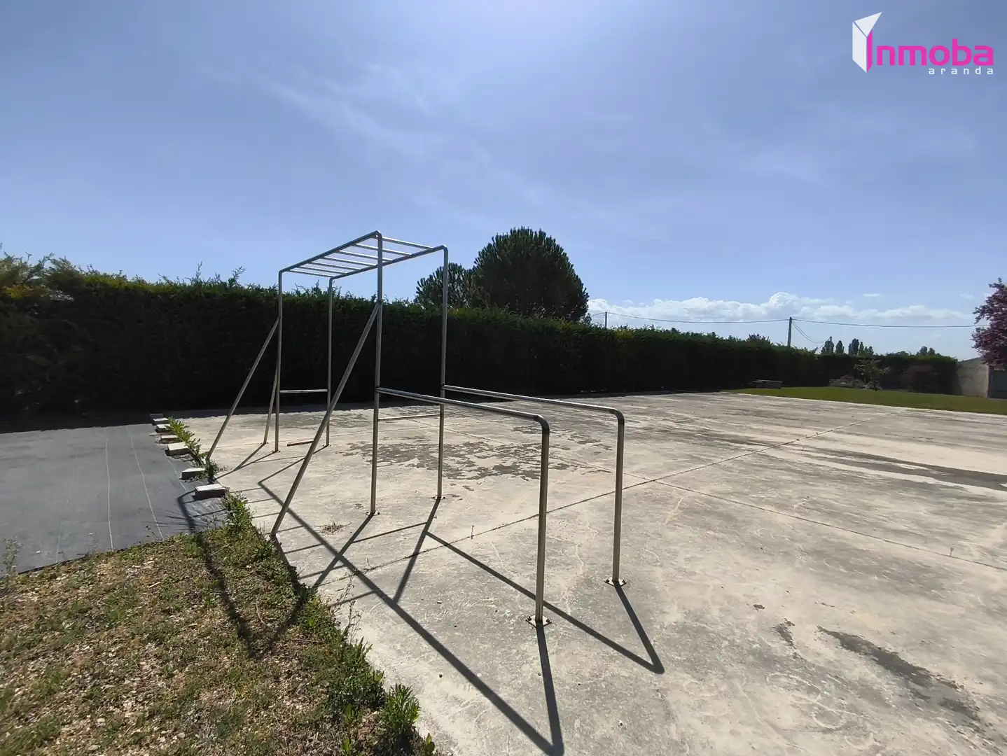 Parking of Houses for sale in Aranda de Duero  with Heating, Private garden and Terrace