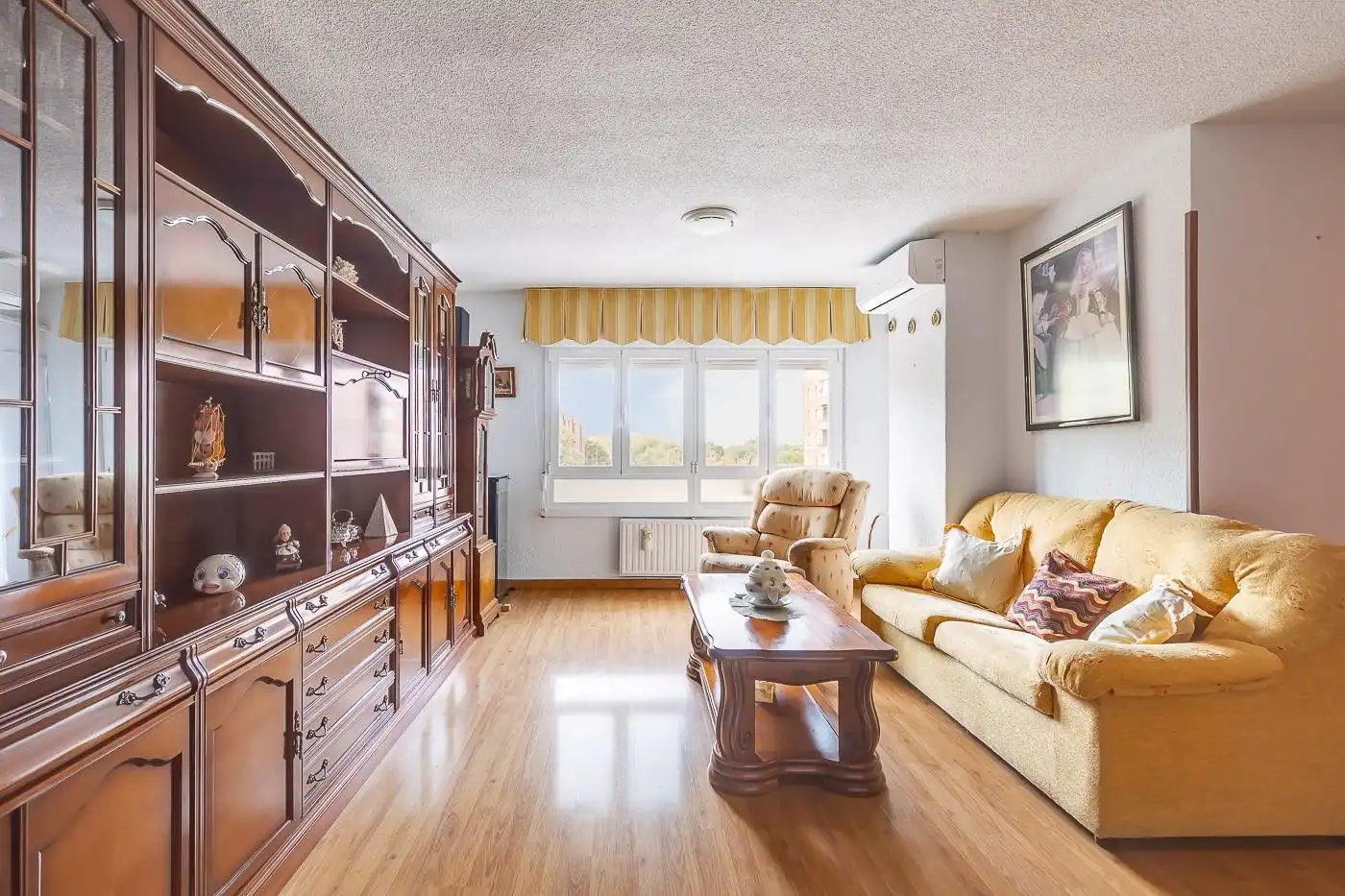 Living room of Flat for sale in Puente de Vallecas