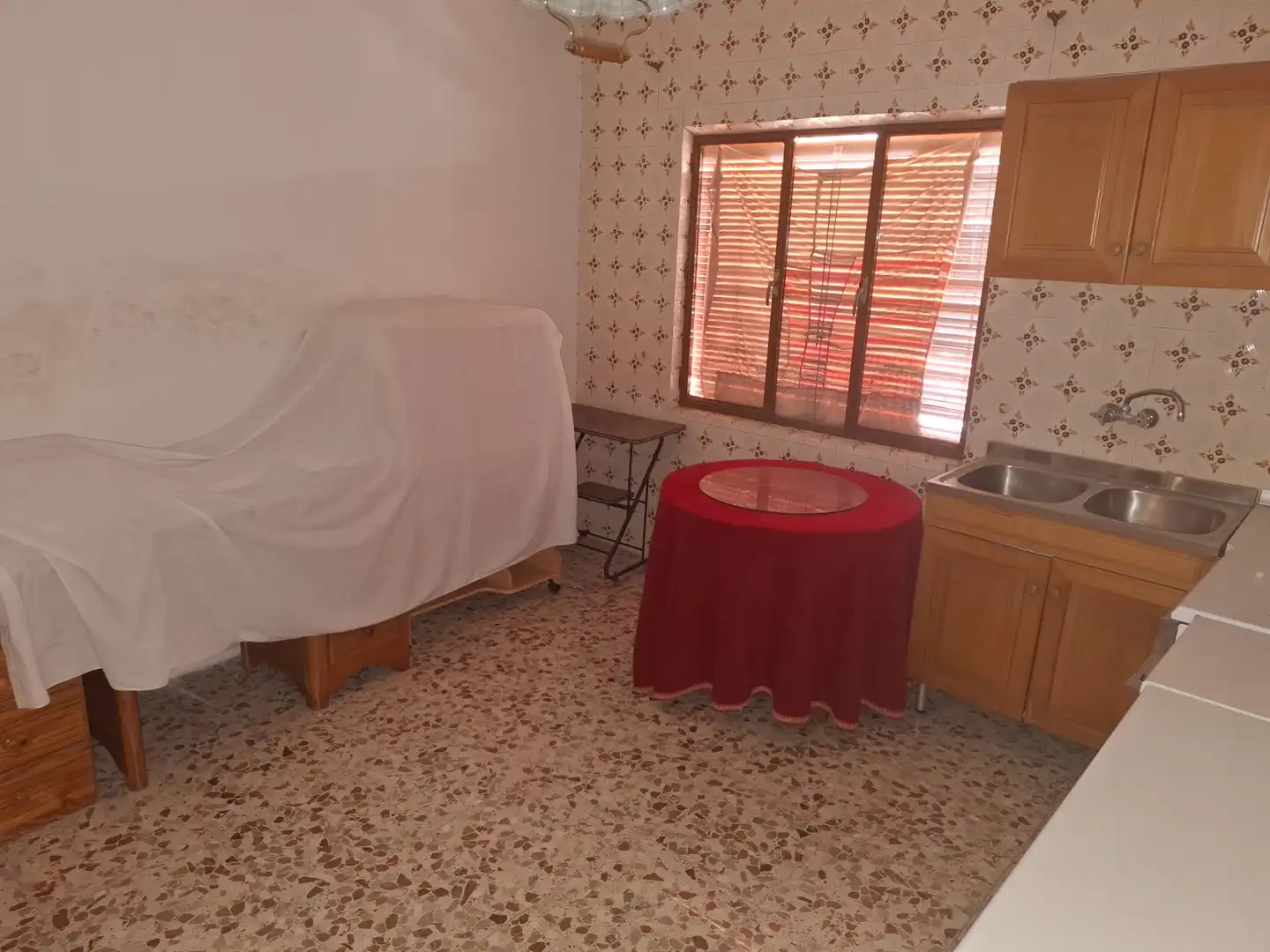 Cocina de Casa adosada en venta en Carrión de Calatrava con Calefacción, Terraza y Trastero