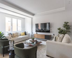 Sala d'estar de Apartament en venda en  Madrid Capital amb Aire condicionat i Calefacció