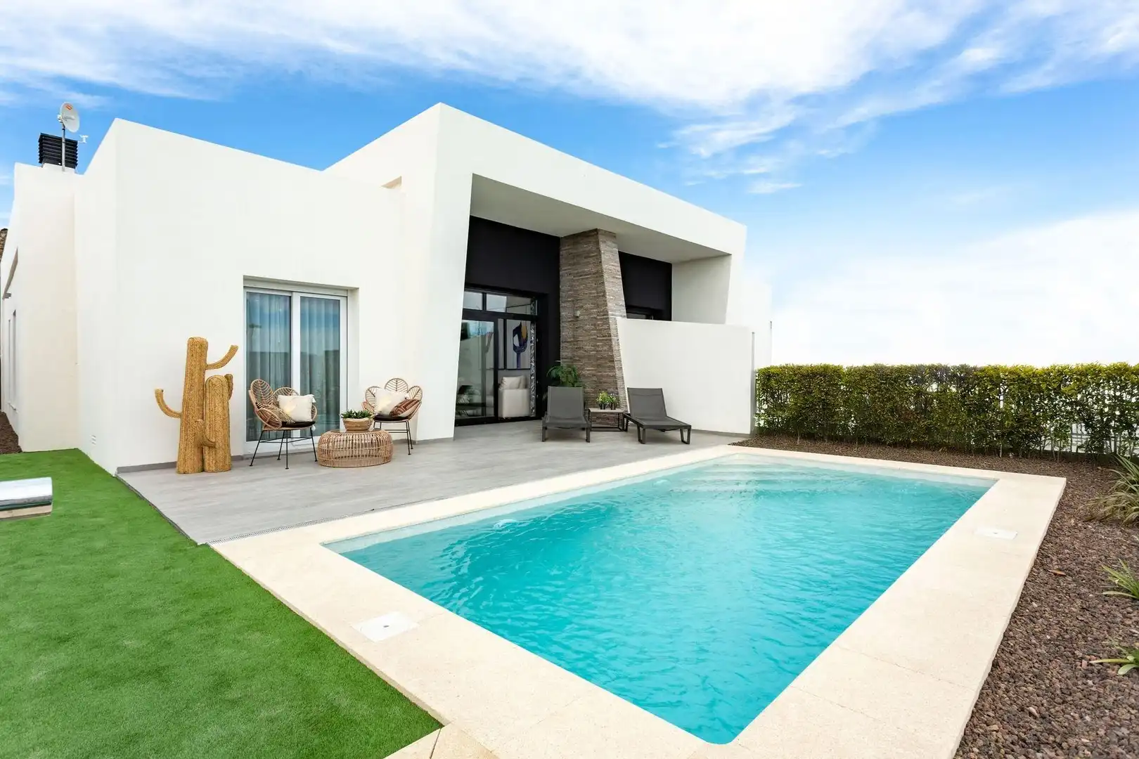 Semi-detached house with pool for sale in Algorfa