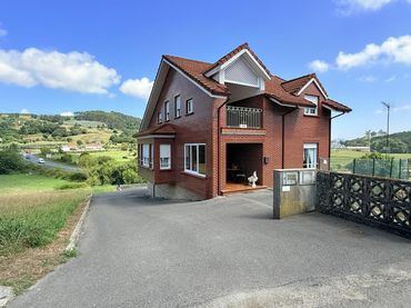 Maison avec jardin à vendre à Bárcena de Cicero