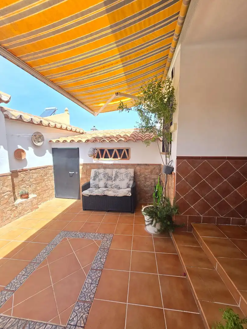 Terrassa de Casa adosada en venda en Alhaurín de la Torre amb Aire condicionat, Terrassa i Piscina comunitària