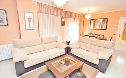 Living room of Flat for sale in  Madrid Capital  with Terrace and Storage room