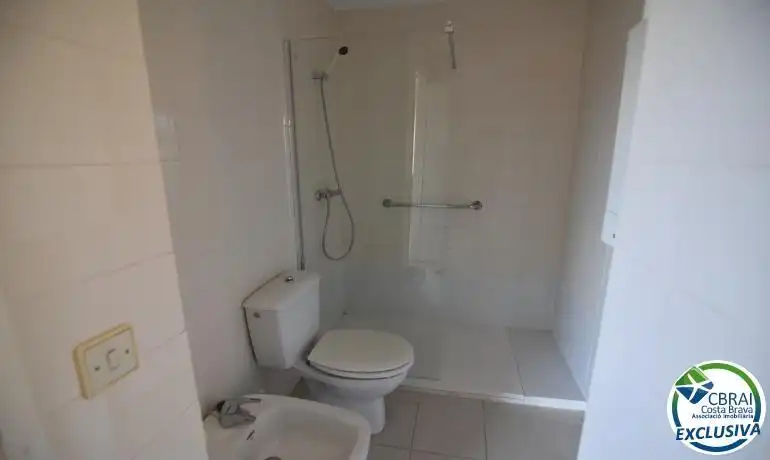 Bathroom of Flat for sale in Roses  with Heating, Private garden and Terrace