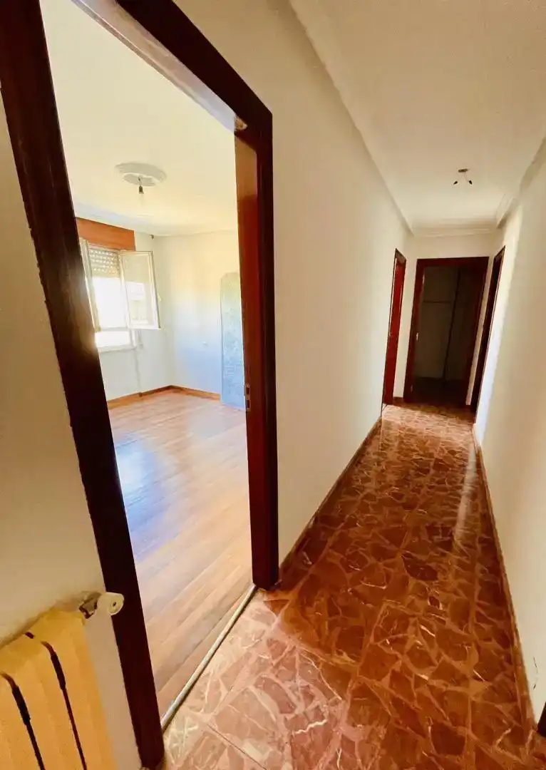 Dormitori de Casa adosada en venda en La Bañeza  amb Traster