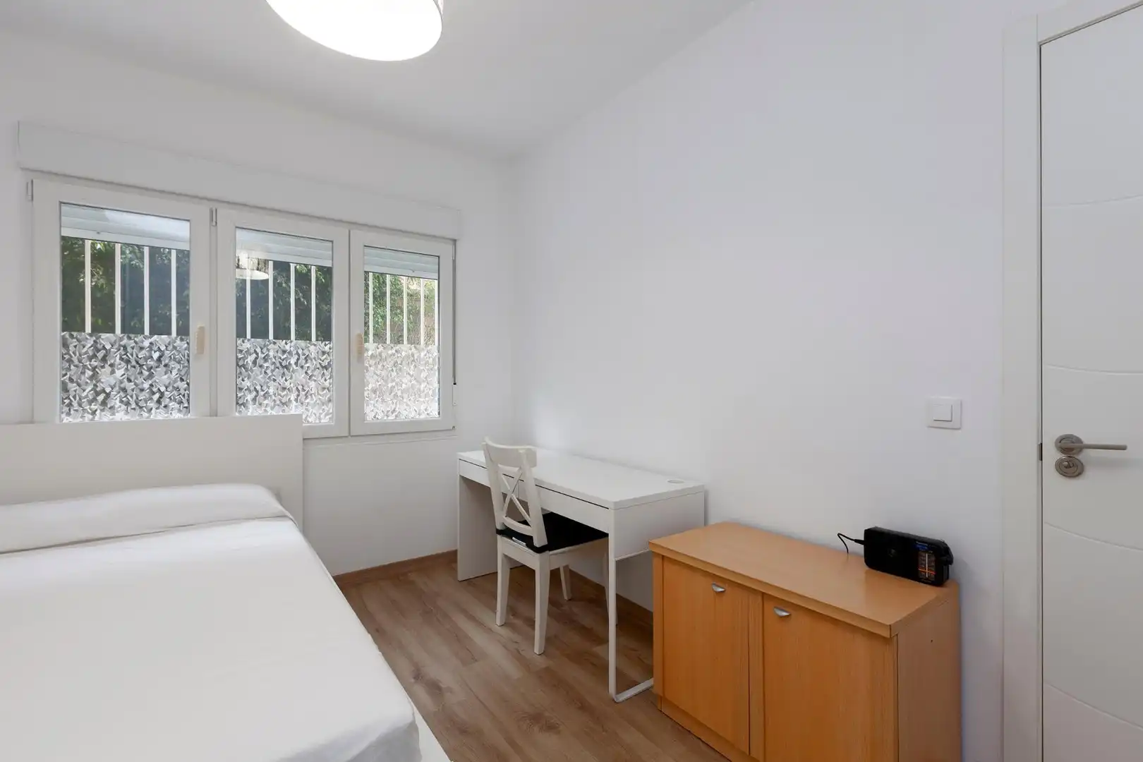 Schlafzimmer von Erdgeschoss zum Verkauf in Alicante / Alacant mit Klimaanlage, Heizung und Möbliert