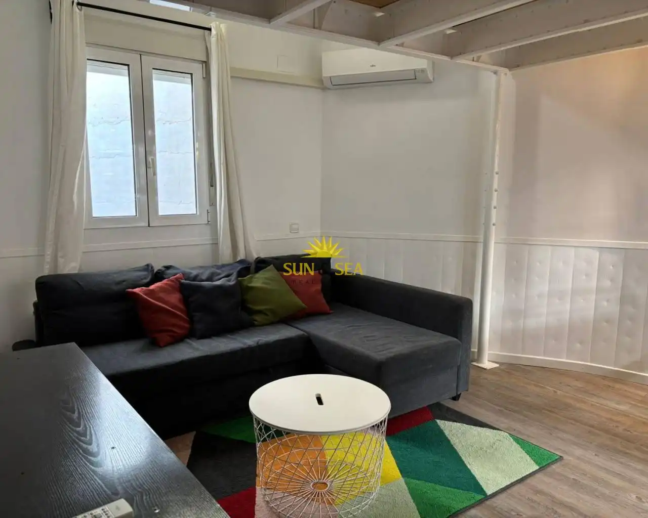 Sala d'estar de Àtic de lloguer en Alicante / Alacant amb Aire condicionat, Calefacció i Moblat