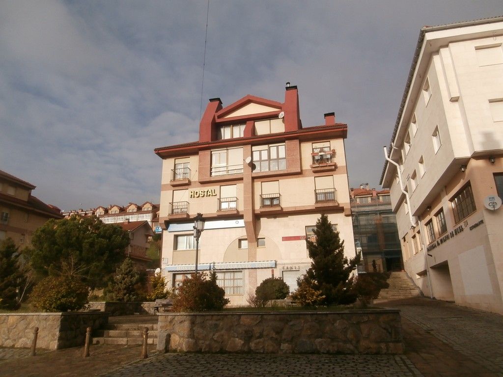 Vista exterior de Local de alquiler en Riaño
