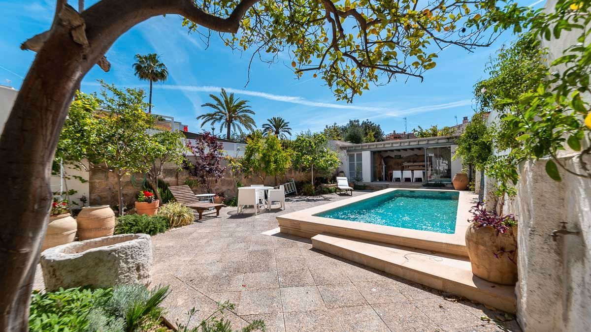 Garden of Single-family semi-detached for sale in  Palma de Mallorca  with Air Conditioner, Swimming Pool and Furnished