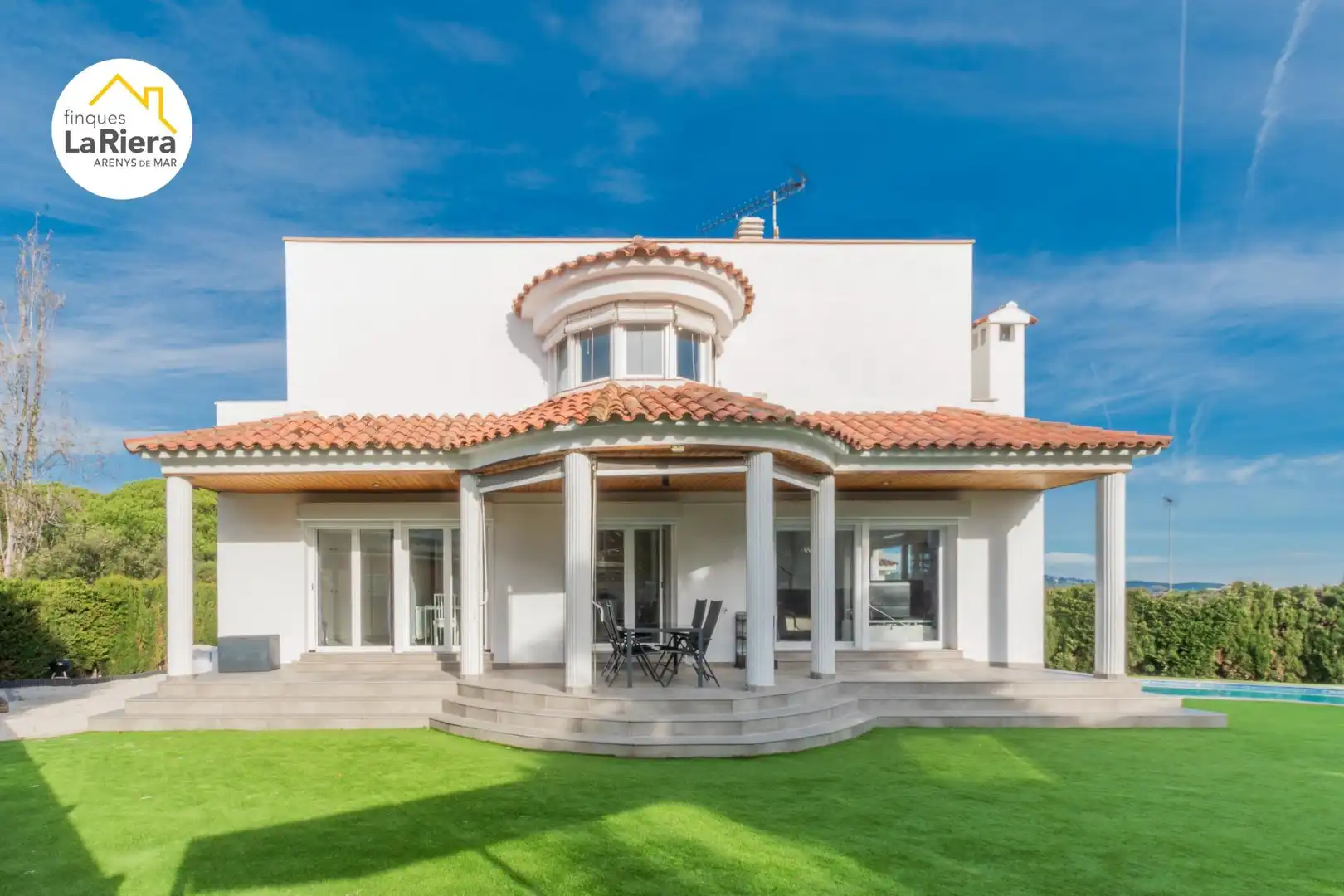 Exterior view of Houses for sale in Arenys de Mar  with Air Conditioner, Private garden and Parquet flooring