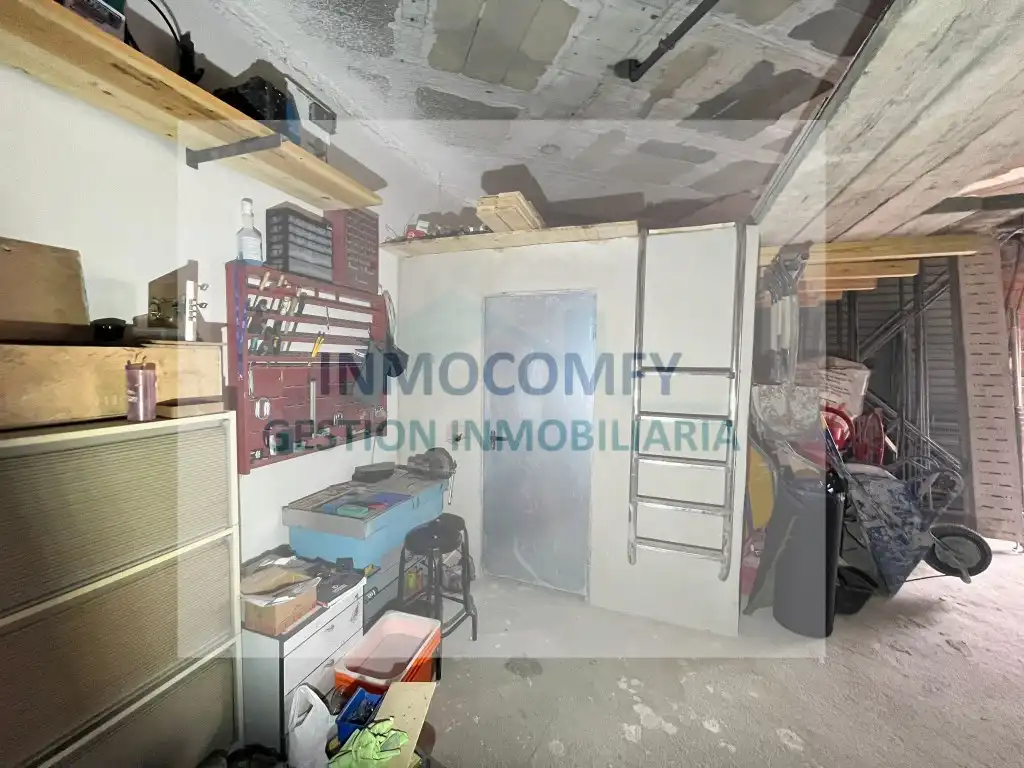 Local commercial à vendre à Carrer Almogàvers 20