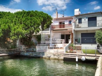 Vista exterior de Casa o xalet en venda en Empuriabrava