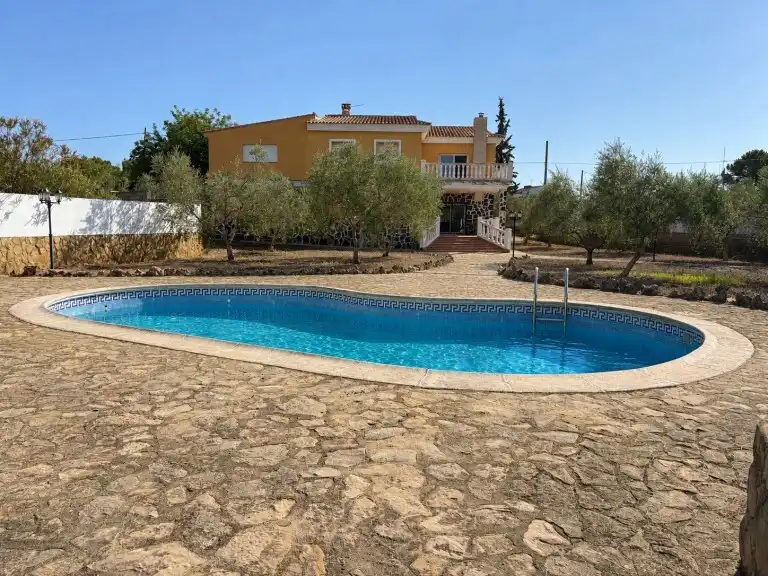 Casa con piscina en venta en Enguera, imagen 2
