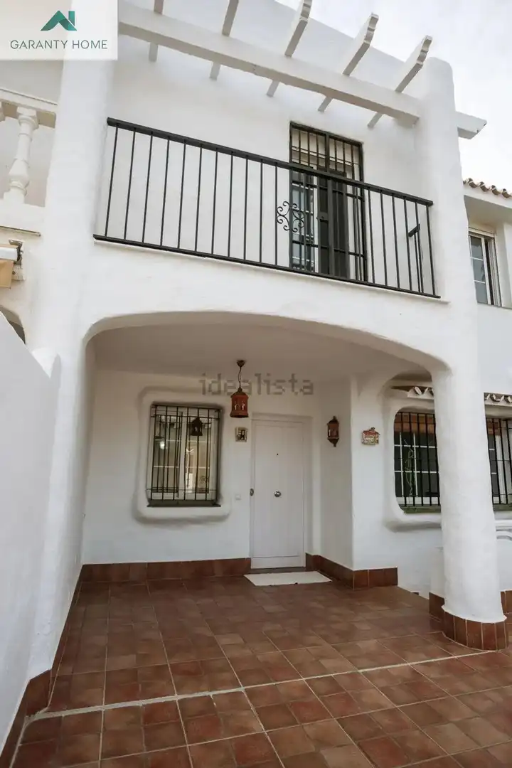 Casa adosada de lloguer en Rincón de la Victoria amb Jardí privat, Terrassa i Traster