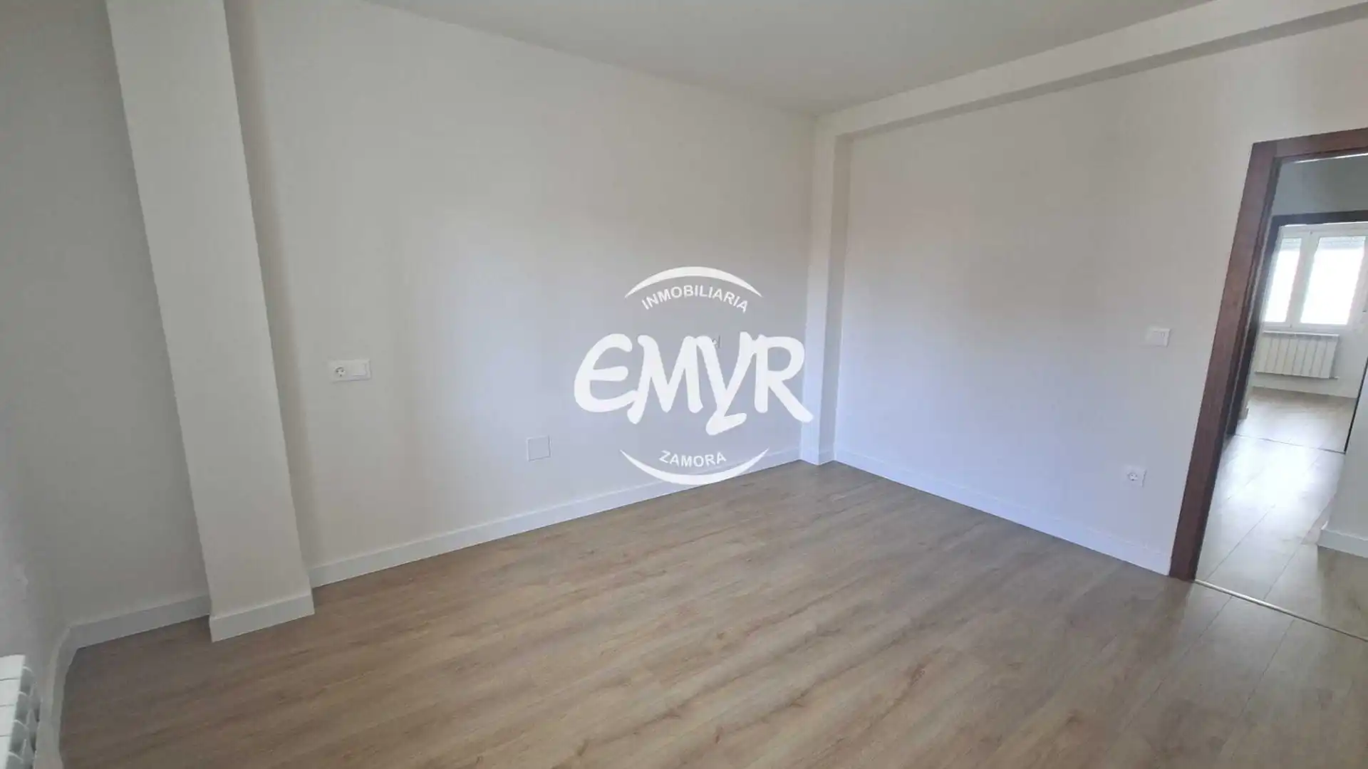 Schlafzimmer von Wohnung zur Miete in Zamora Capital  mit Heizung, Ofen und Waschmaschine