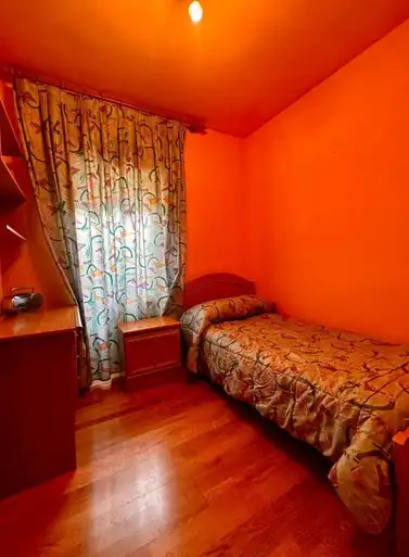 Schlafzimmer von Wohnung zum Verkauf in Navaleno mit Heizung, Parkett und Möbliert