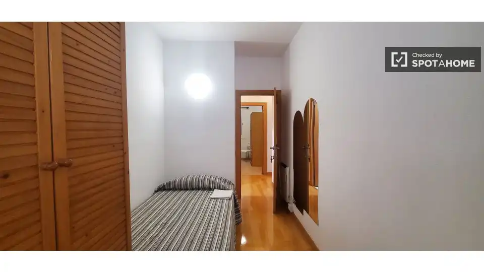 Bedroom of Flat for rent in Barcelona  with Air Conditioner, Heating and Furnished